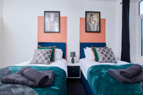 Large spacious Apartment Sleep 6 - Parking